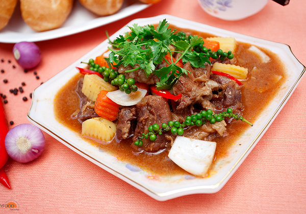 Công thức nấu bò sốt tiêu xanh thơm cay chuẩn vị nhà hàng