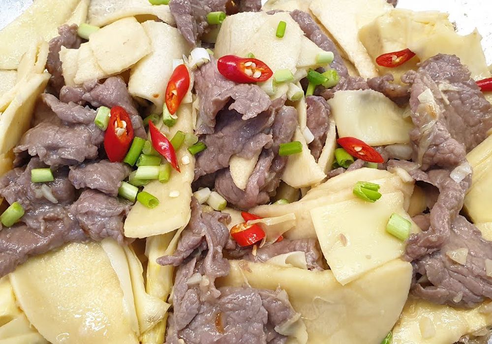 Hướng dẫn làm bò xào măng chua giòn ngon, đưa cơm