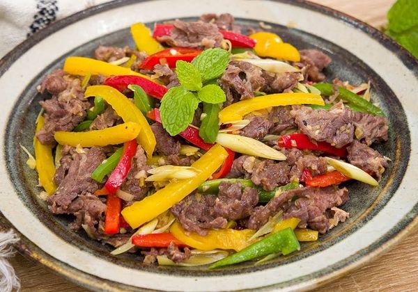 Cách làm bò xào sả ớt cay thơm cho bữa ăn đậm vị