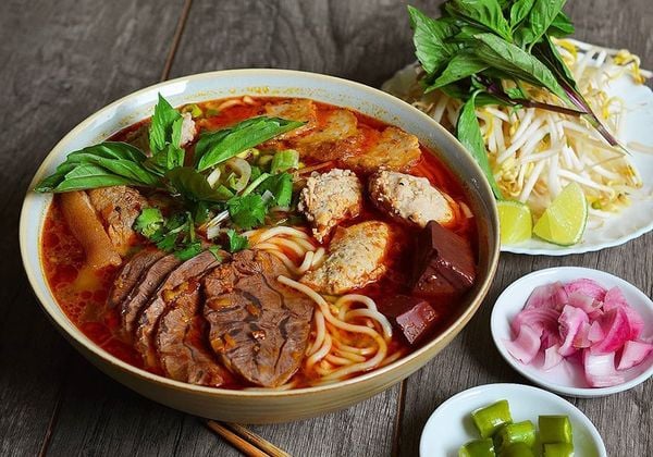 Cách làm bún bắp bò nước dùng trong ngọt như ngoài tiệm