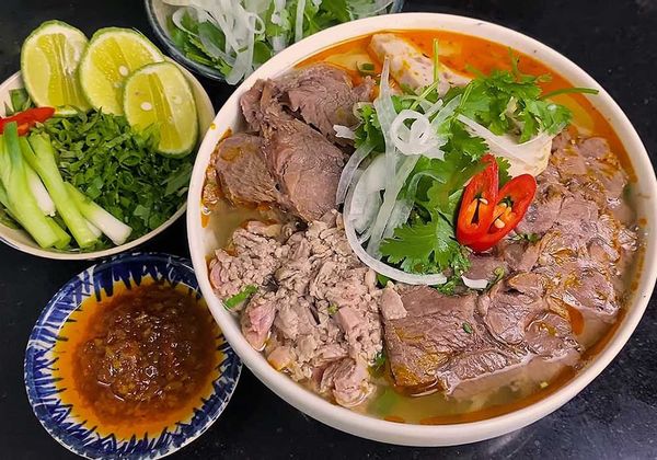 Cách làm bún bò Huế chuẩn vị, cay ngon khó cưỡng