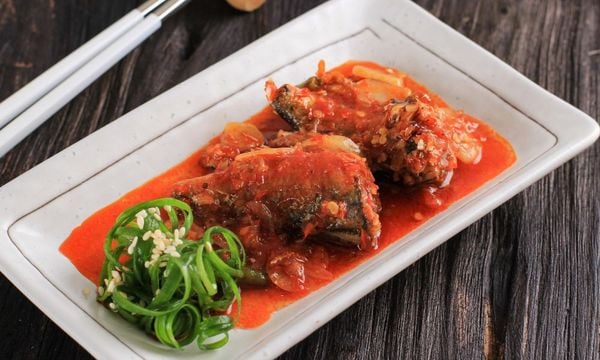 Hướng dẫn làm cá thu kho thịt ba chỉ sánh đậm, thấm vị