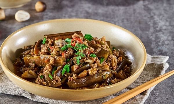 Cách làm cà tím xào thịt ba chỉ thơm ngon, hấp dẫn tại nhà