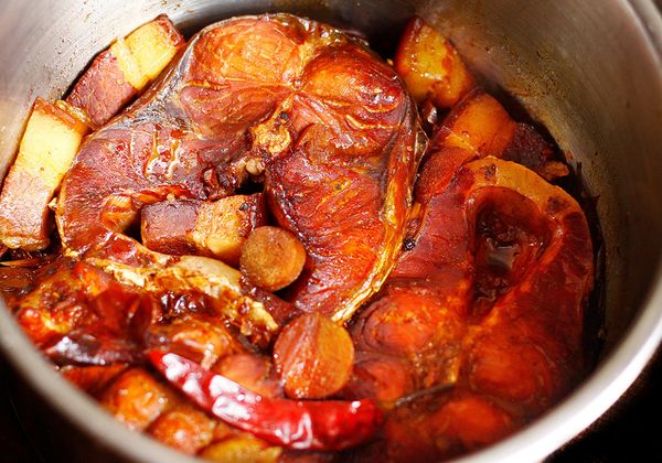 Cách làm cá trắm kho thịt ba chỉ mềm béo, đậm đà ngon cơm