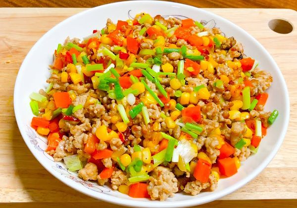 Cách làm bắp xào thịt băm phô mai béo thơm, ai cũng mê