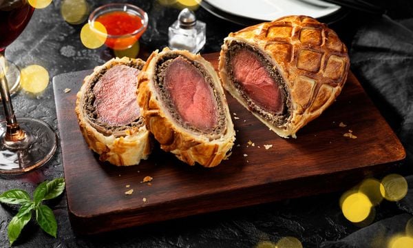 Hướng dẫn cách làm bò Wellington chuẩn Âu sang trọng, cực dễ