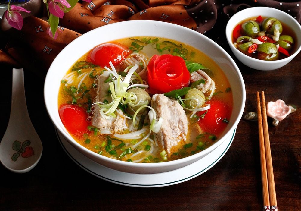 Cách làm bún sườn nấu sấu chua thanh, chuẩn vị Hà Nội