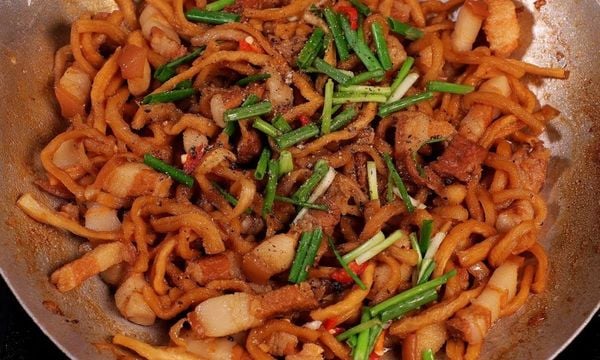 Cách làm cải muối xào thịt đậm vị, chua dịu hài hòa, dễ ăn