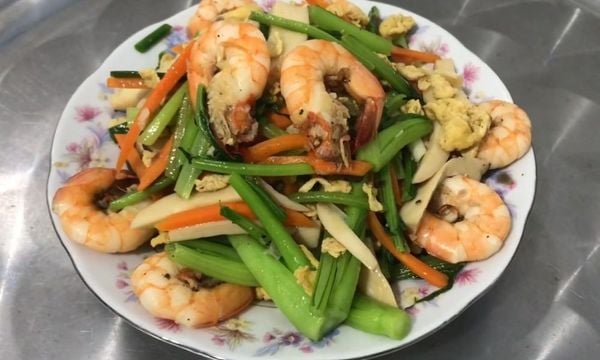 2 Cách làm cải ngọt xào tôm và thịt heo xanh giòn, ngọt vị