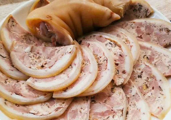 Cách làm chân giò rút xương nhồi thịt ngon như nhà hàng