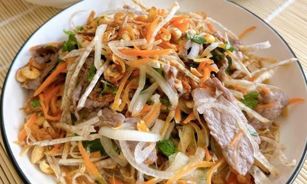 Cách làm gỏi bò khoai môn chiên giòn, bùi béo lạ miệng