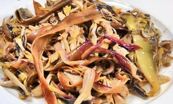 Cách làm hoa chuối xào thịt giòn ngon, không chát