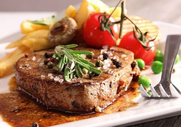Cách làm nước sốt bò bít tết cho miếng steak thêm đậm đà
