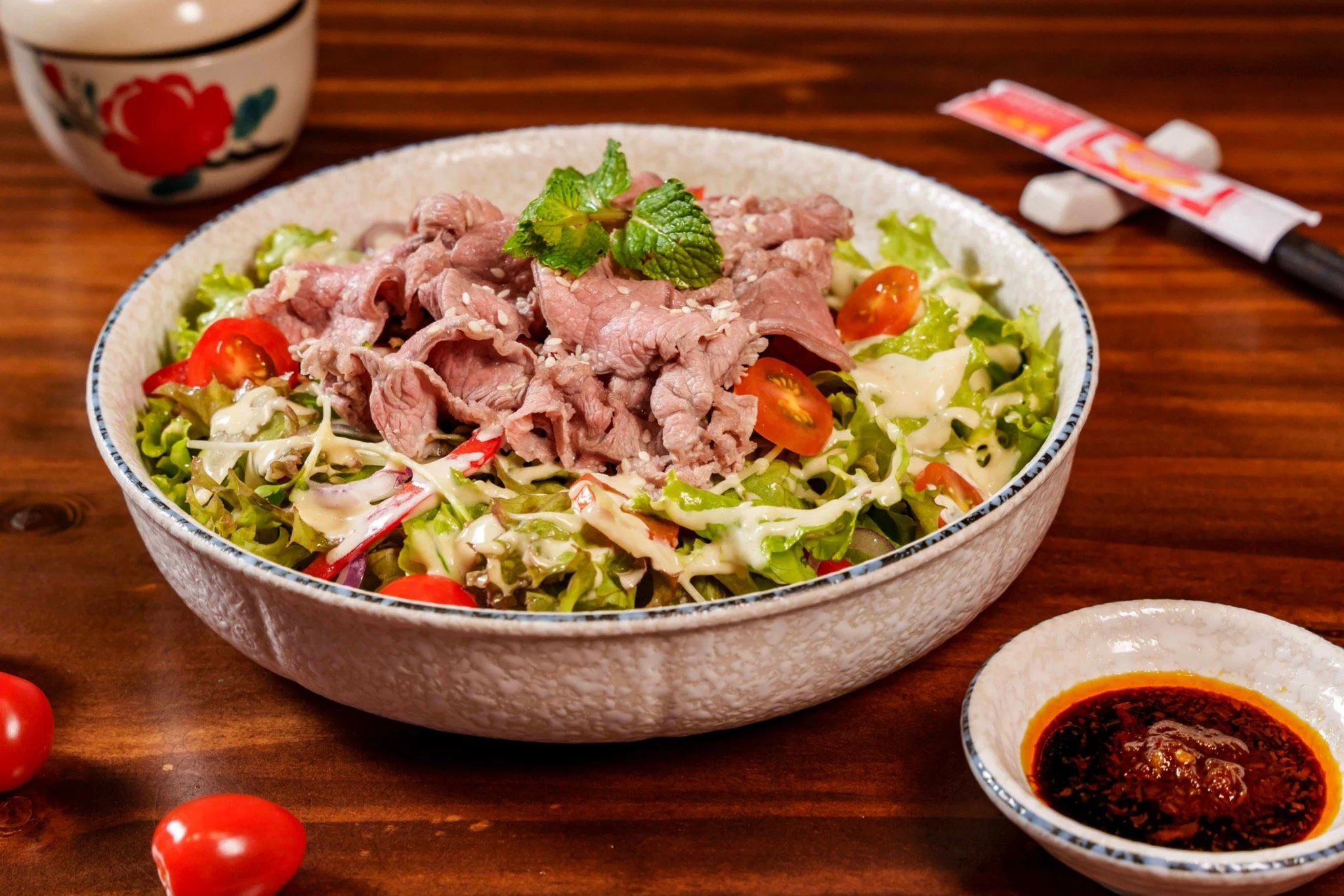 Cách làm salad bò hải sản lạ miệng bổ dưỡng cho ngày hè