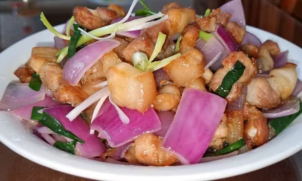 Cách làm thịt heo xào hành tím thơm lừng, đơn giản dễ làm