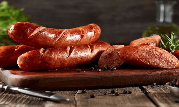 Hướng dẫn cách làm xúc xích bò sạch không chất phụ gia