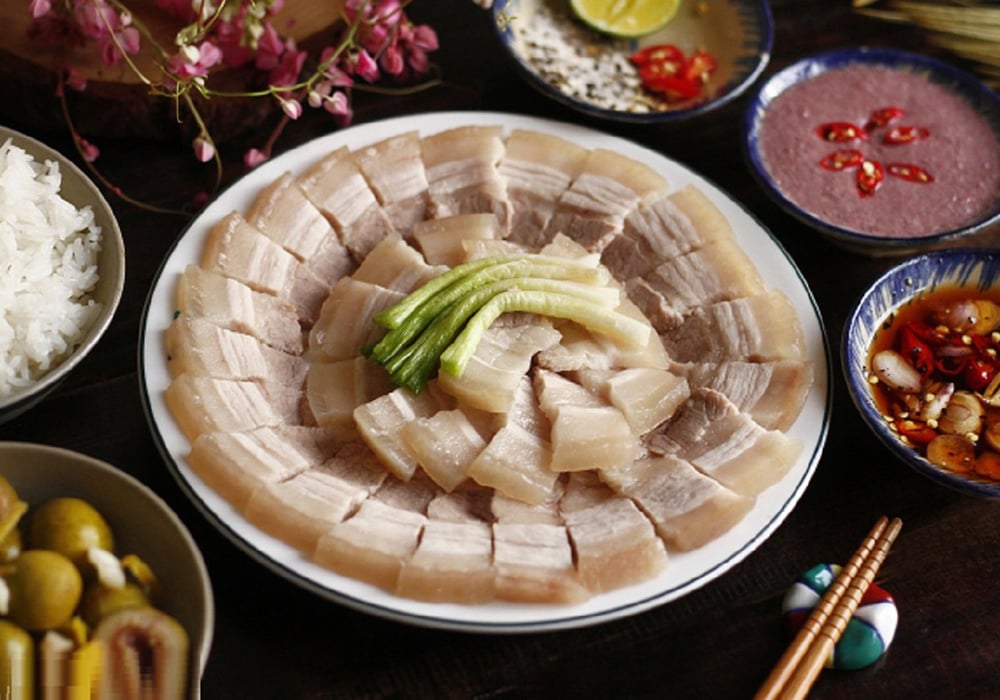 Cách luộc thịt ba chỉ da giòn thơm béo ít ngấy