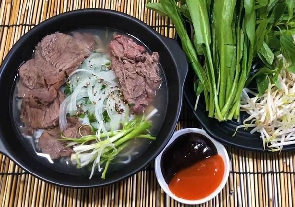 Cách nấu phở bò bằng gói gia vị tiện lợi mà vẫn chuẩn vị