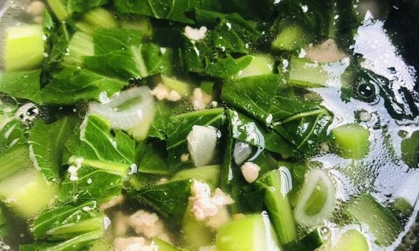 Hướng dẫn nấu canh cải ngồng thịt băm ngọt thanh, đưa cơm