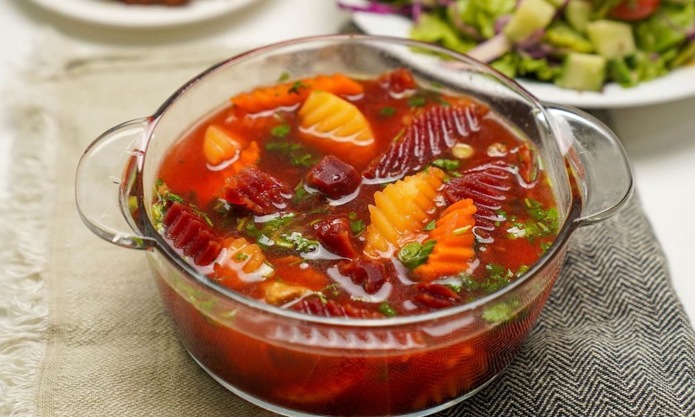 2 Cách làm canh củ dền xương heo và thịt bằm lên màu đỏ đẹp