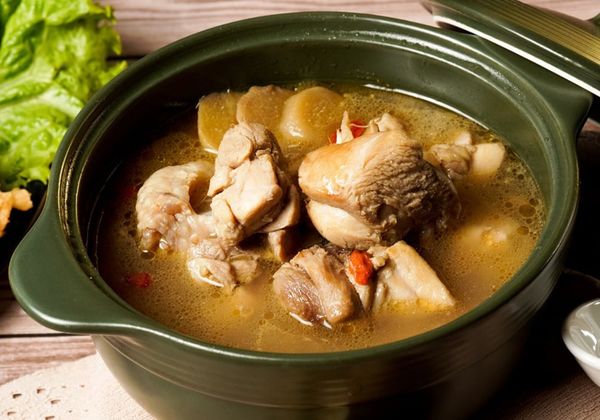 Làm canh gà nấu gừng ấm bụng, giữ trọn hương vị truyền thống