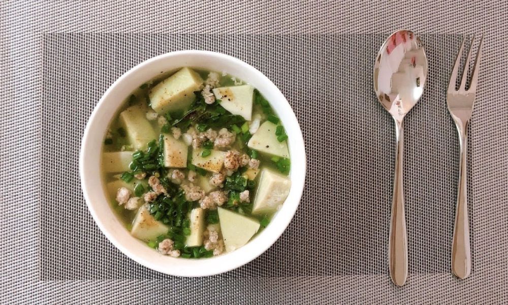 Cách nấu canh khoai môn thịt băm thanh mát tại nhà