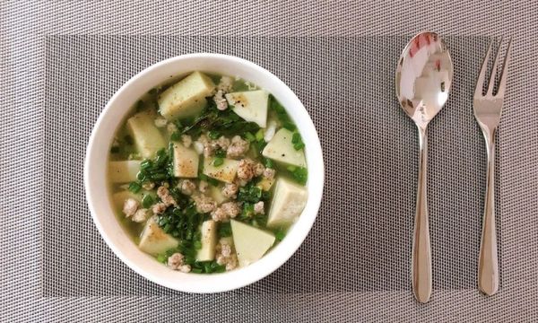 Cách nấu canh khoai môn thịt băm thanh mát tại nhà