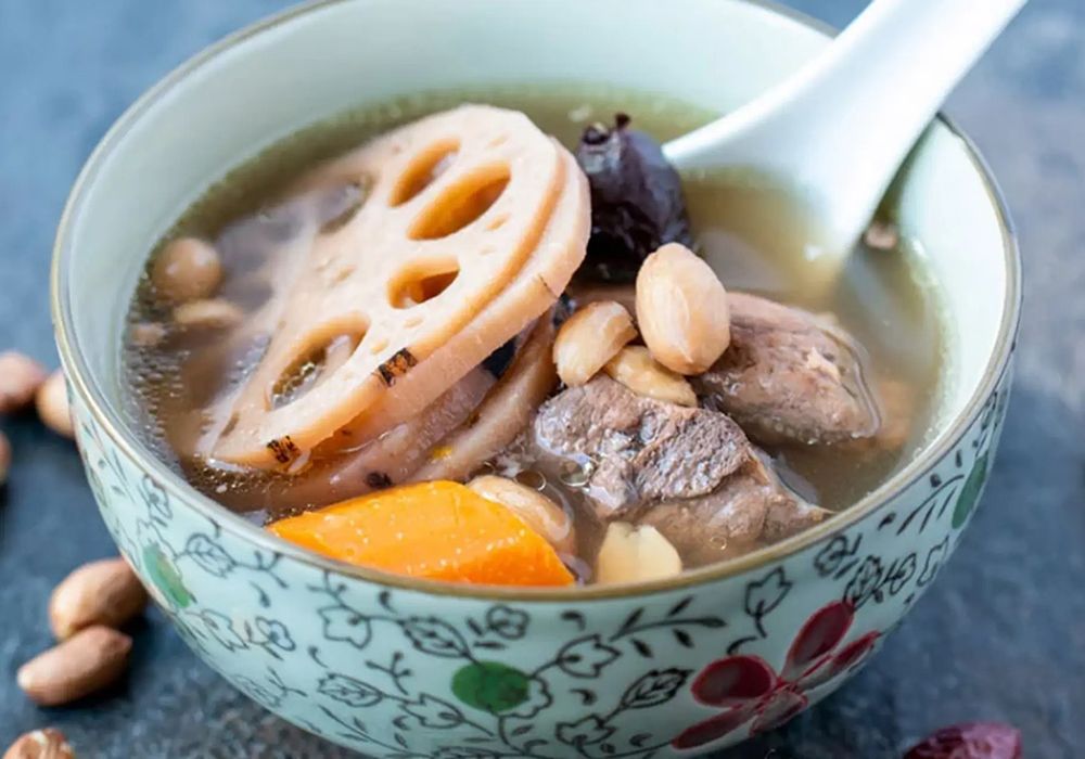 Cách nấu canh sườn củ sen bổ dưỡng, thích hợp ngày nóng