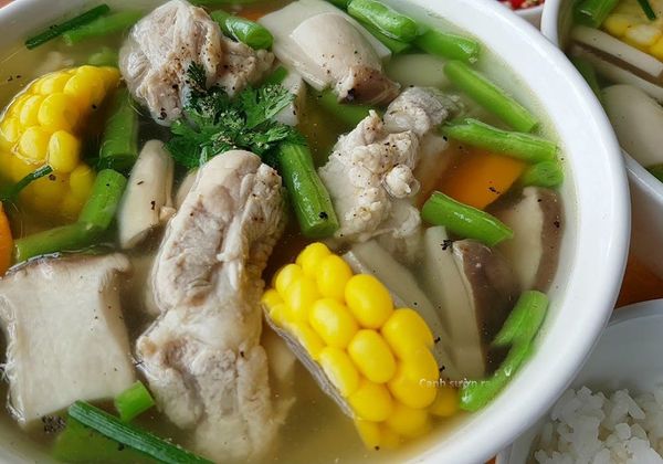 Cách nấu canh sườn non hầm rau củ giữ trọn dinh dưỡng