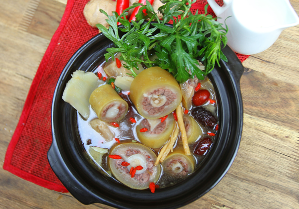 Cách làm chân bò hầm sả thơm mềm ấm bụng ngày mưa