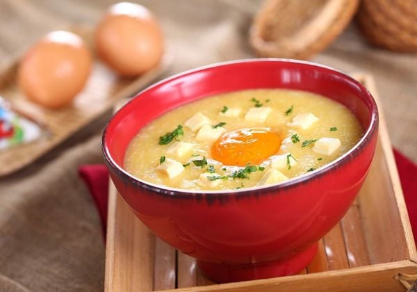 Hướng dẫn nấu cháo gà cho bé ăn dặm lành mạnh, dễ tiêu hóa