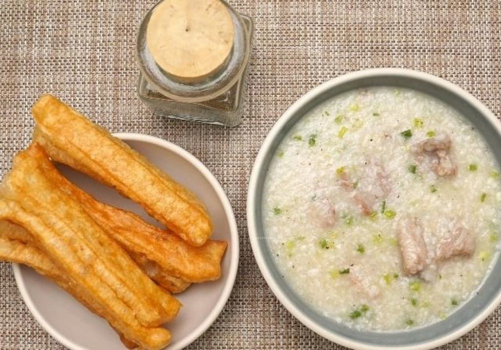 Cách nấu cháo sườn bằng nồi cơm điện nhanh gọn và bổ dưỡng