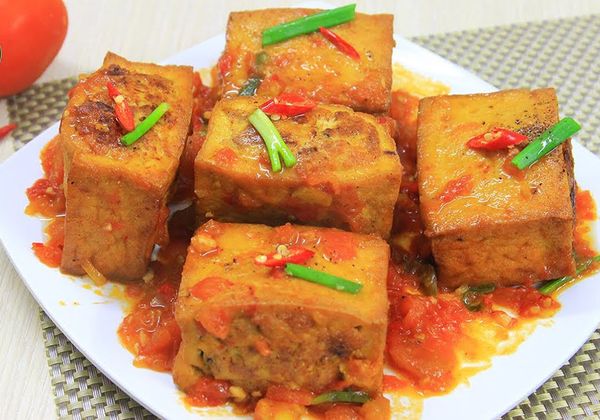 Cách làm đậu hũ nhồi thịt sốt cà chua đỏ óng đưa cơm