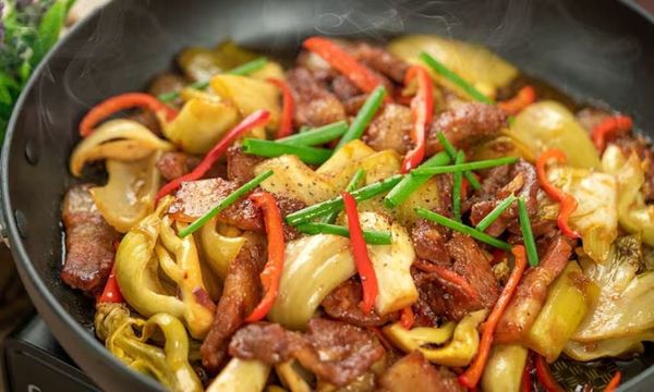 Hướng dẫn làm dưa chua xào thịt ba chỉ chống ngấy hiệu quả