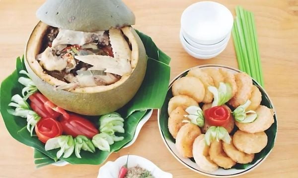 Cách làm gà hấp bưởi mới lạ cho bữa ăn gia đình thêm thú vị