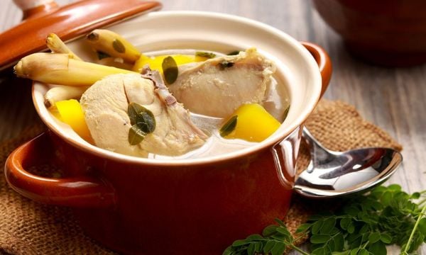 Hướng dẫn làm gà hấp gừng sả thơm ngon, bổ dưỡng, cực dễ