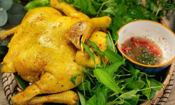 Cách làm gà hấp nước dừa đậm đà, béo ngậy chi tiết từng bước