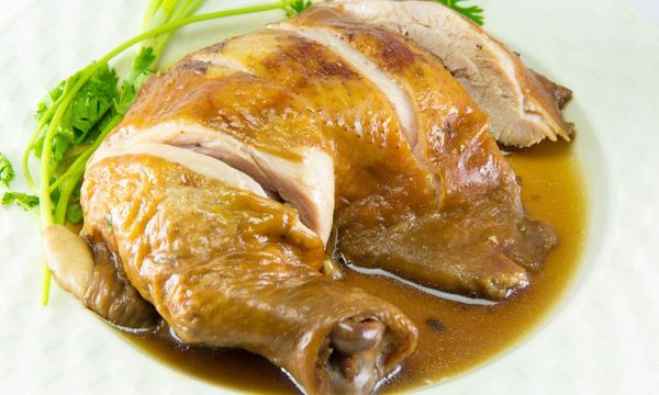 Hướng dẫn làm gà hấp nước mắm nhĩ thơm ngon, đậm đà