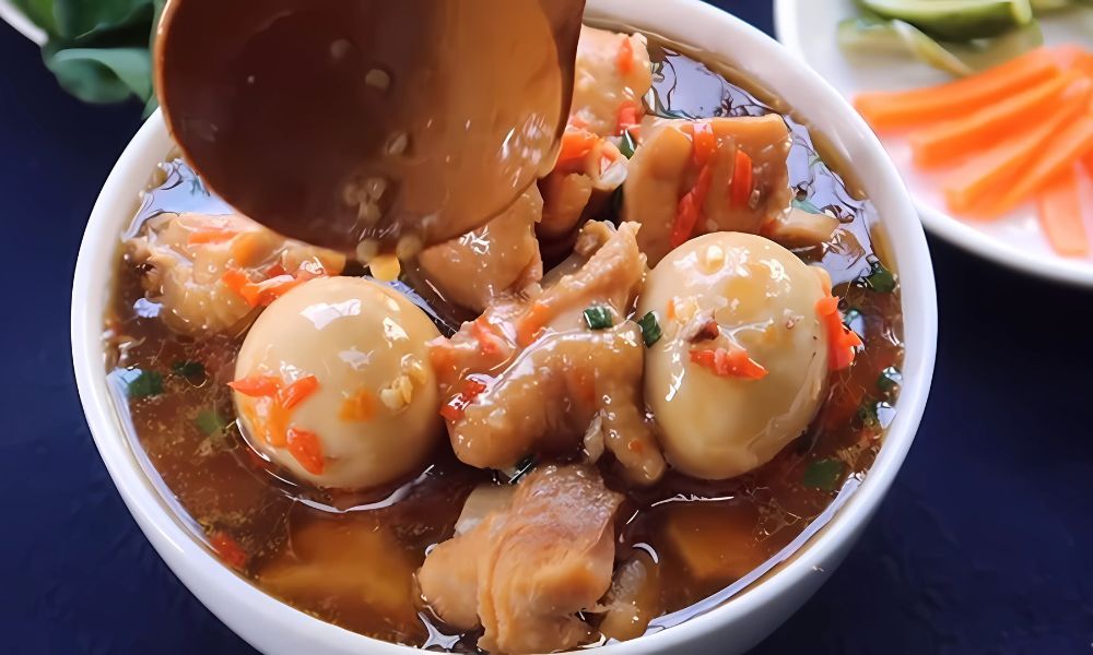 Cách làm gà kho tàu đậm đà, thơm ngon, ăn cực hao cơm
