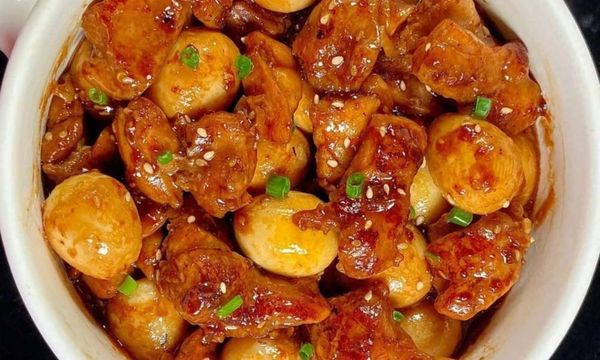 Hướng dẫn làm gà kho trứng cút mềm ngon, đậm vị, cực hấp dẫn