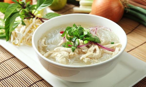 2 Cách làm gà nấu miến thơm ngon, nước dùng ngọt tự nhiên