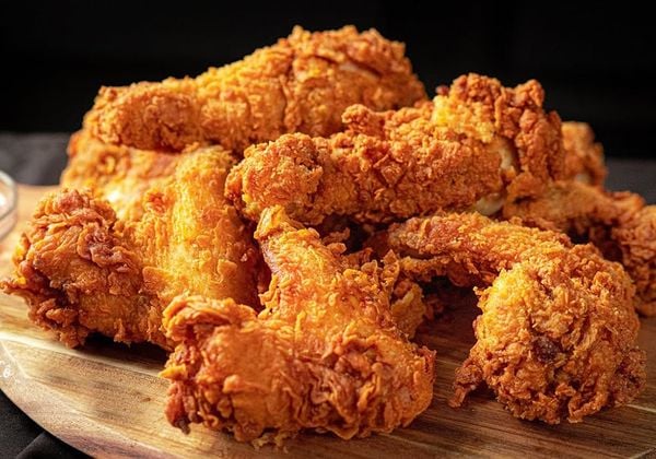 Cách làm gà rán giòn chuẩn tiệm, vàng ươm hấp dẫn