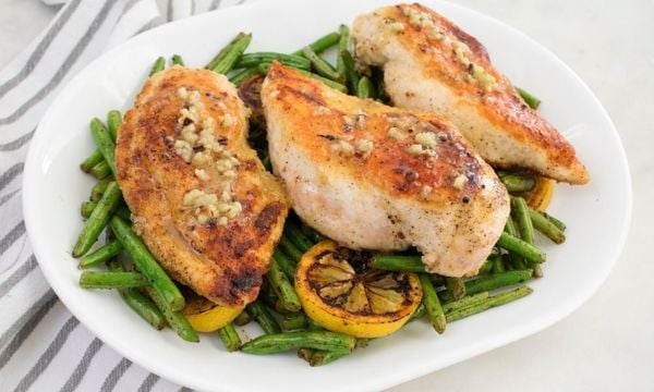 Hướng dẫn làm gà sốt bơ tỏi béo ngậy, đậm đà, cực ngon