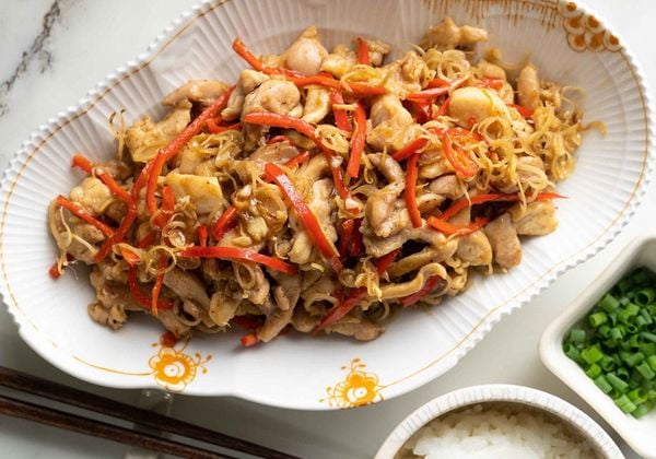 Cách làm món gà xào sả ớt đậm vị cay nồng cuốn hút