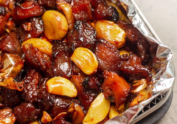 Hướng dẫn làm gân bò cháy tỏi ngon khó cưỡng cho ngày mưa