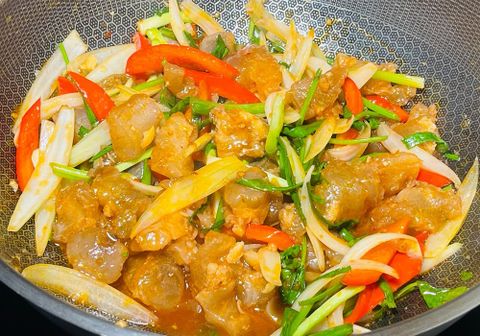 Bí quyết làm gân bò hầm sa tế cay nồng đậm đà chuẩn vị
