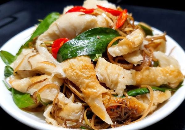 Cách làm gỏi gà xé phay chay đơn giản mà ngon miệng