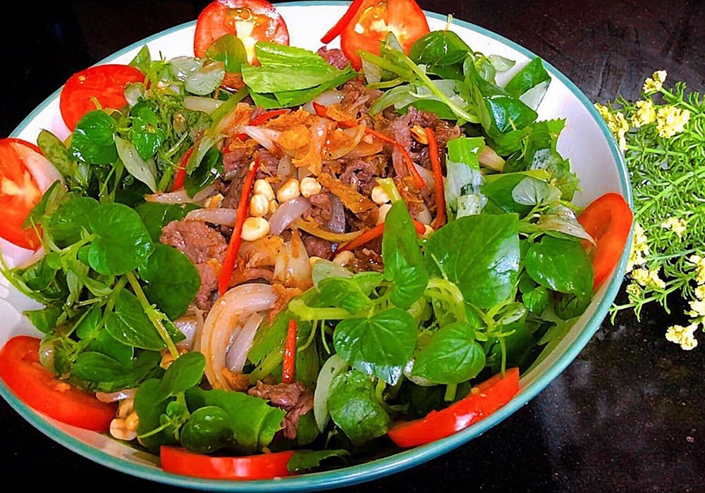 Hướng dẫn làm gỏi thịt bò trộn rau càng cua ngon hấp dẫn