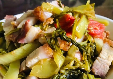 Cách làm heo quay kho cải chua dìu dịu, mặn ngọt đưa cơm