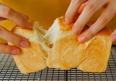 Làm bánh mì ngọt bằng nồi chiên không dầu không cần nhồi bột